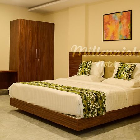 S R Plaza At Delhi Airport Hotel Ню Делхи Екстериор снимка