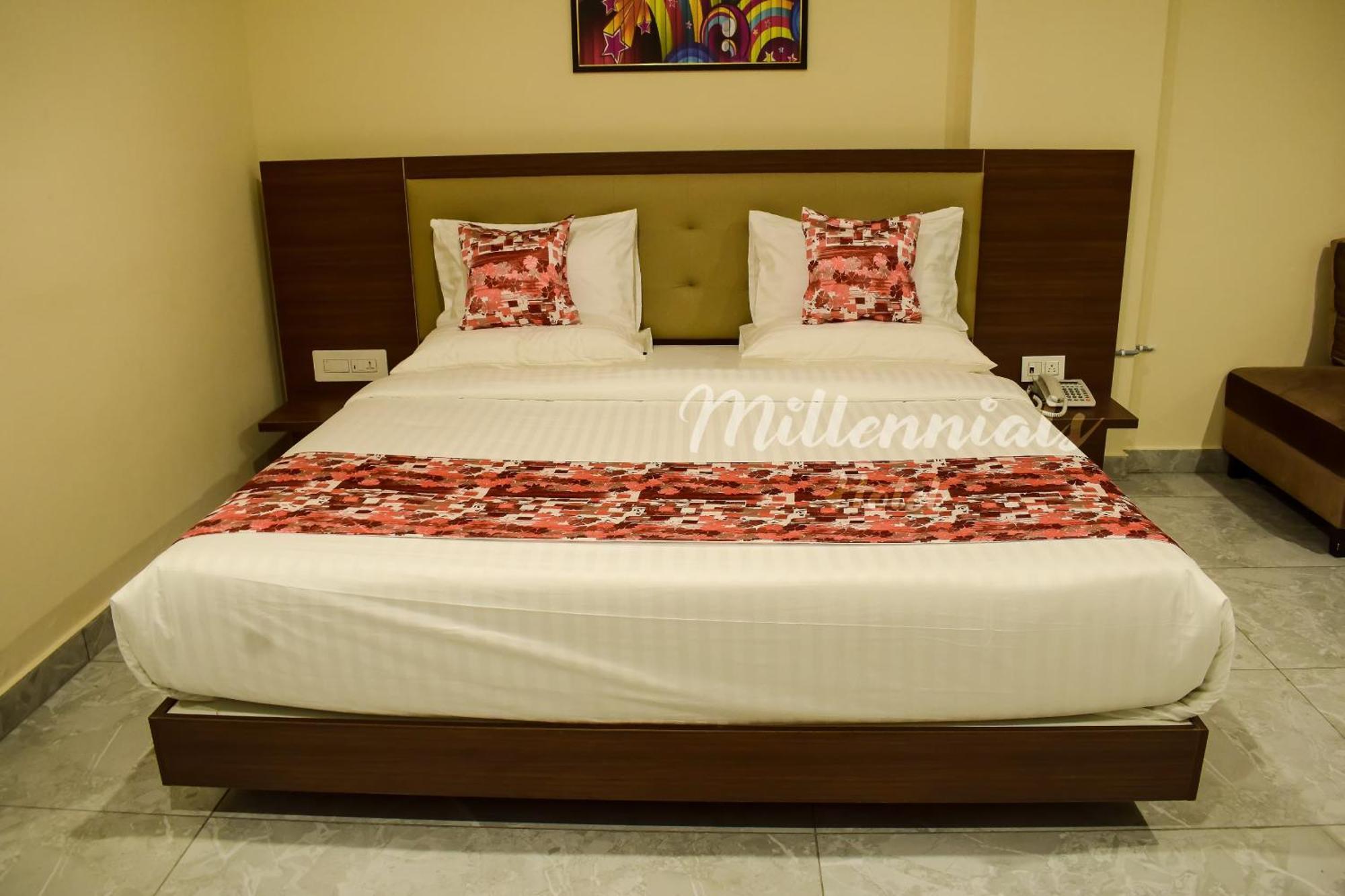 S R Plaza At Delhi Airport Hotel Ню Делхи Екстериор снимка
