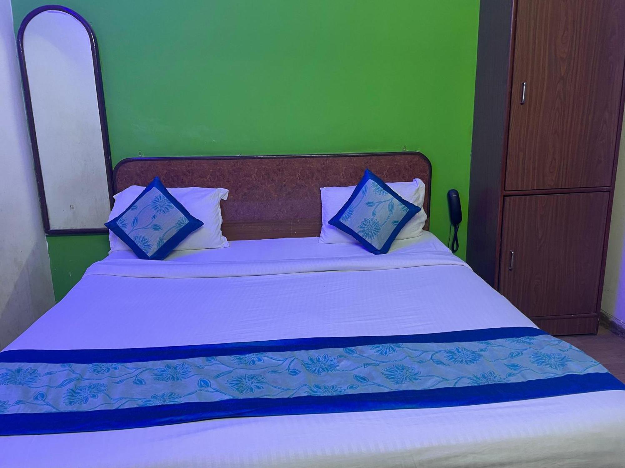 S R Plaza At Delhi Airport Hotel Ню Делхи Екстериор снимка