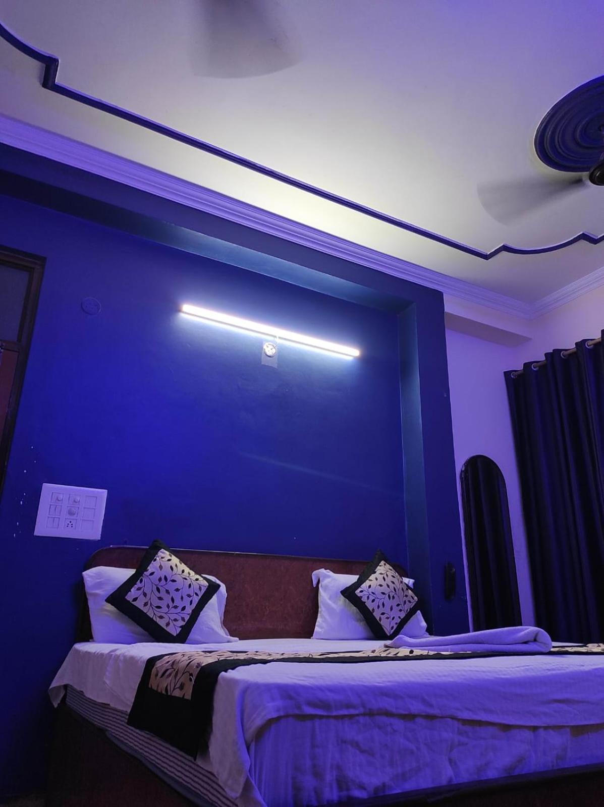 S R Plaza At Delhi Airport Hotel Ню Делхи Екстериор снимка
